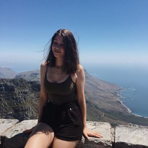 Meet your Posher, Abigail